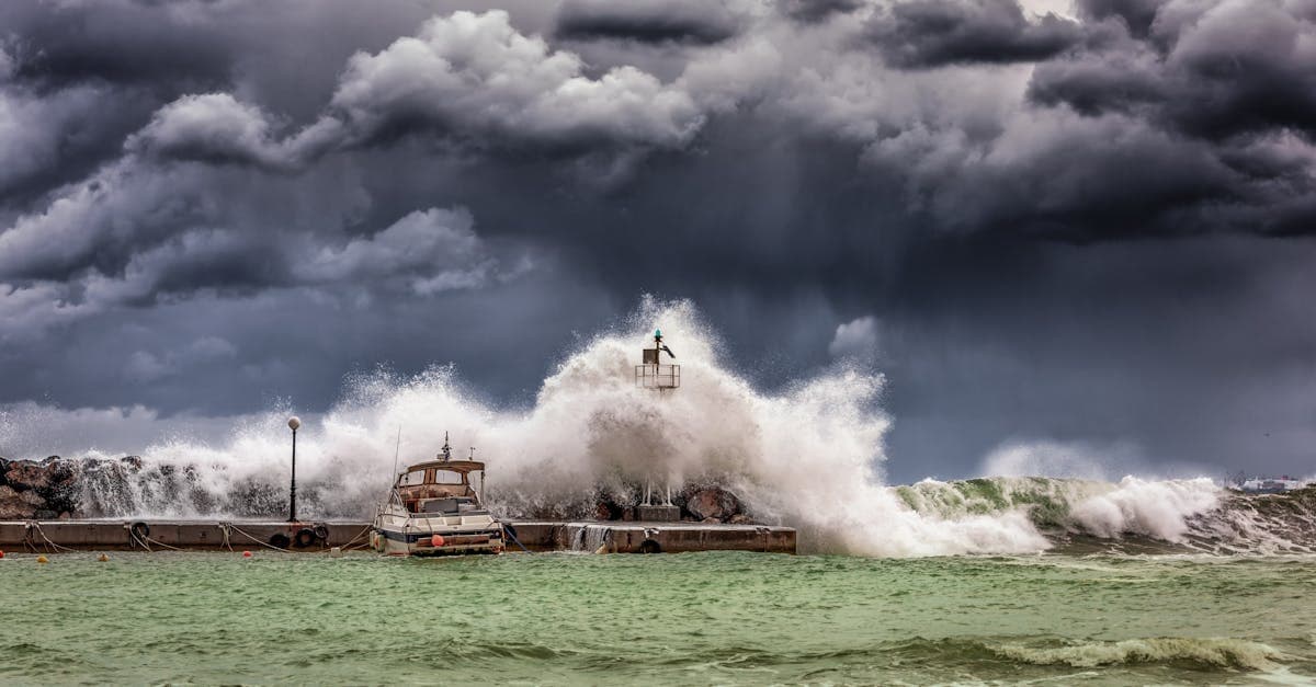 Cover Image for State-by-State Hurricane Deductible Trigger Rules