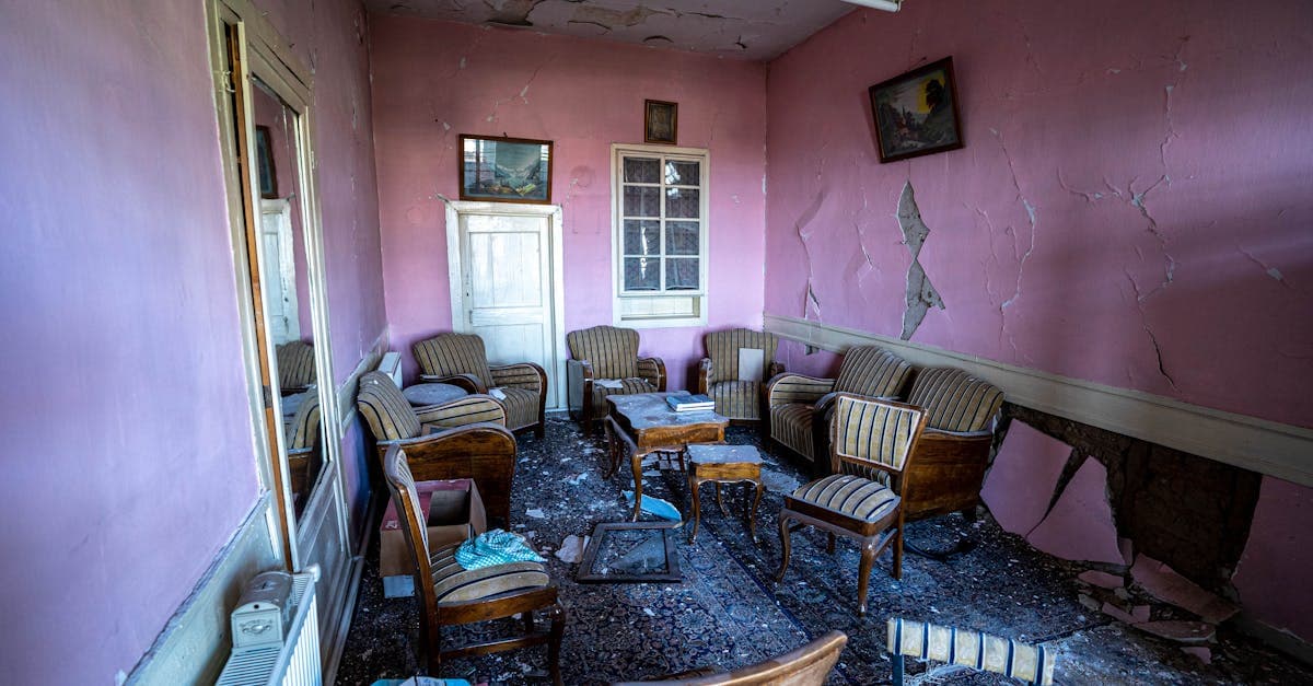Cover Image for How Flood Insurance Handles Cleanup and Debris Removal After a Flood