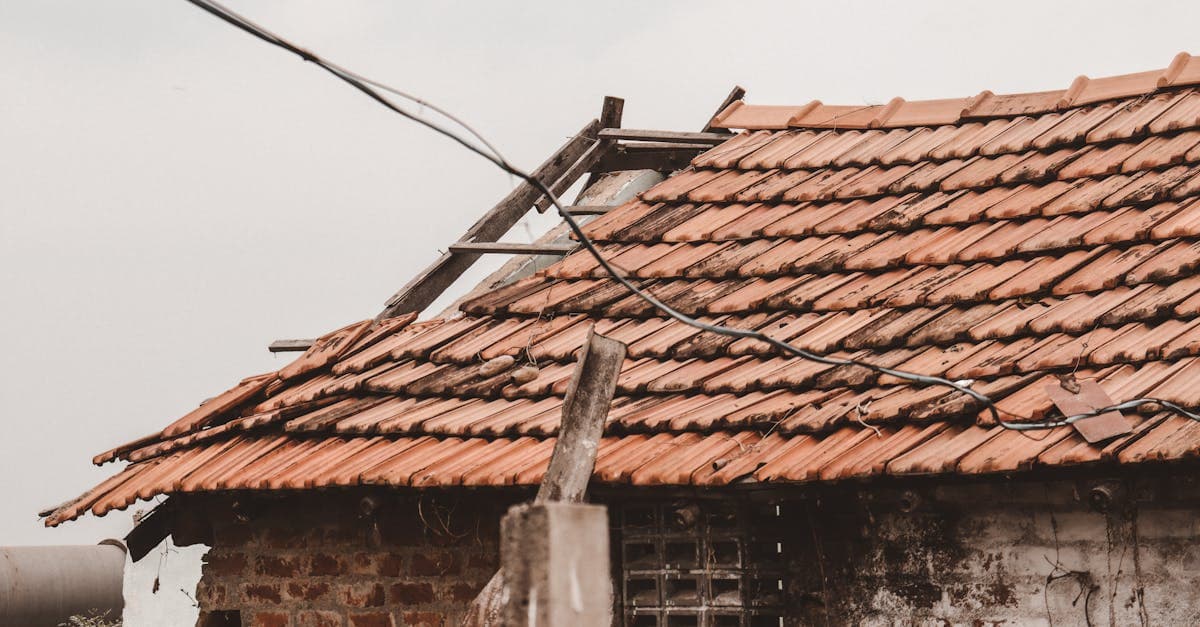 Cover Image for Do You Need Both Wind Coverage and Flood Insurance? A Coastal Homeowner's Guide